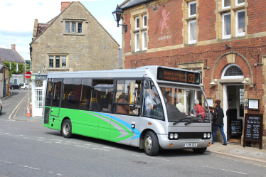 CB3 Bus at Beaminster
